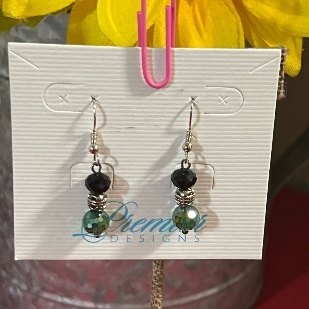 Premier Designs Black and Green Earrings #PDER1